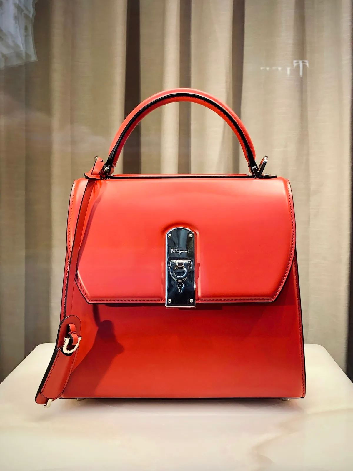 Ladies' Bag Cleaning